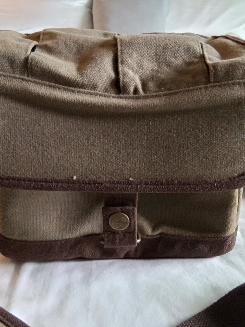 Legacy, a picnic time brand insulated six pack strapped cooler